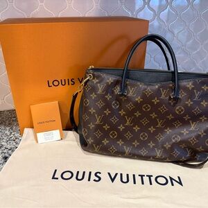 Louis Vuitton Pallas Noir